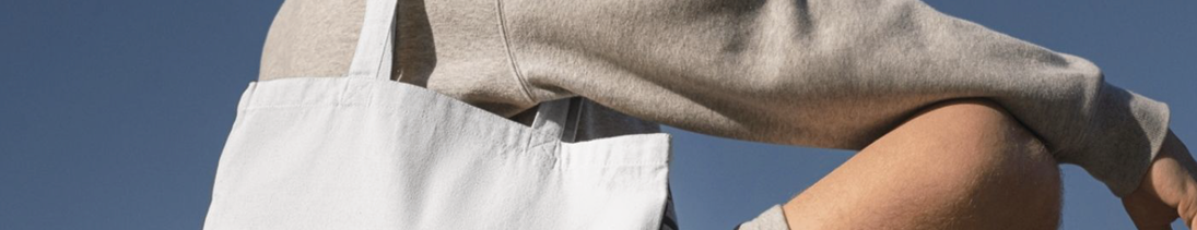 5f42b367-a825-46c1-80bb-126c5b397956-whowe_ подросток спиной с сумкой.png